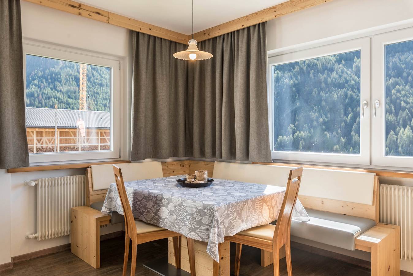 Ganze Wohnung, Ferienwohnung Prapoz Typ C2 mit Bergblick, Wlan und Balkon in St. Ulrich in Gröden, Dolomiti Superski