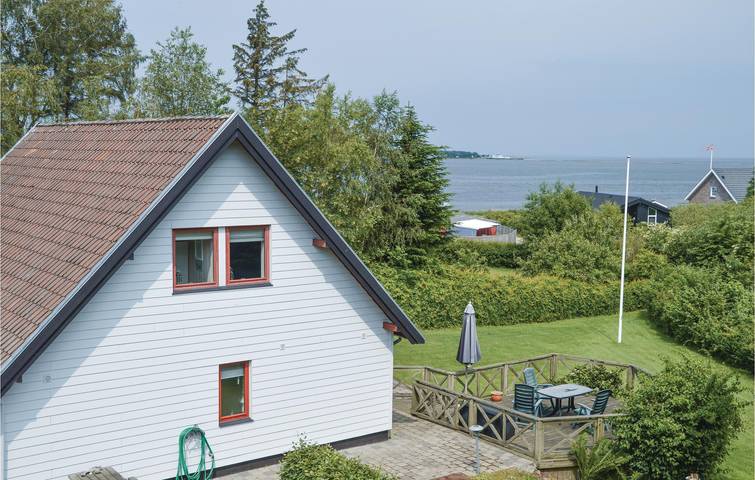 Ferienhaus für 8 Personen, mit Terrasse und Garten in Hvalpsund