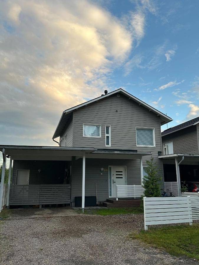 Casa de vacaciones para 8 personas, con jardín además de vistas y sauna - 1