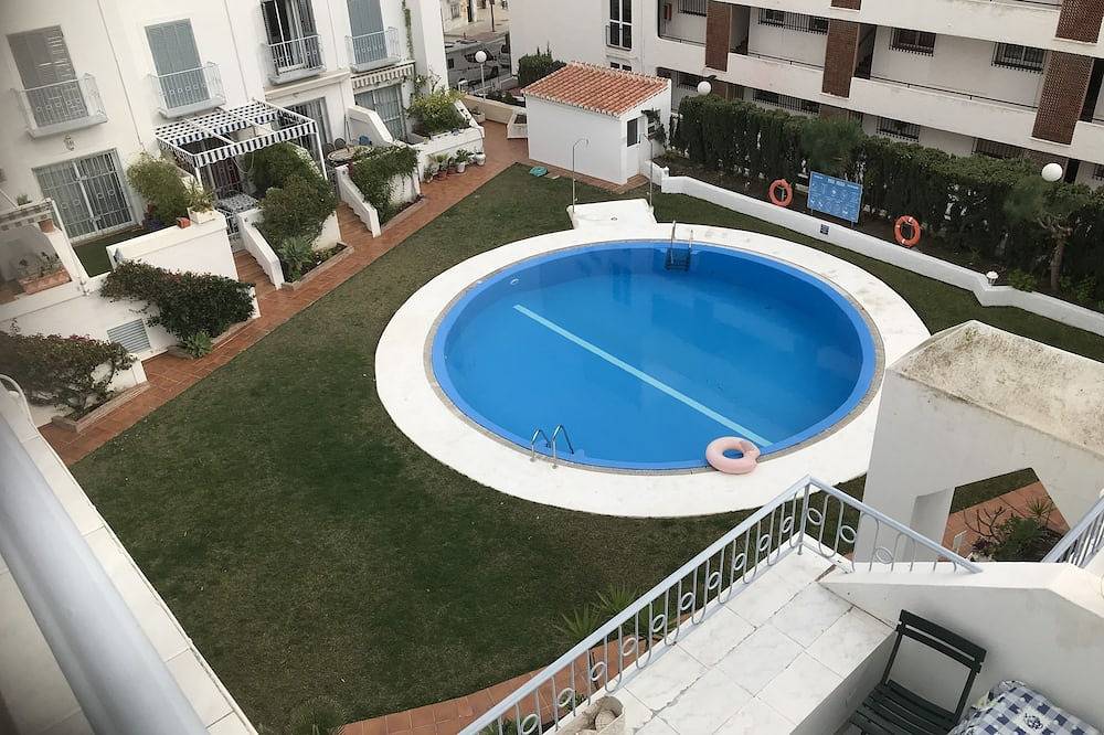 Appartamento intero, Attico con vista sul mare e sulla montagna e piscina comunale in Playa Carabeíllo, Nerja