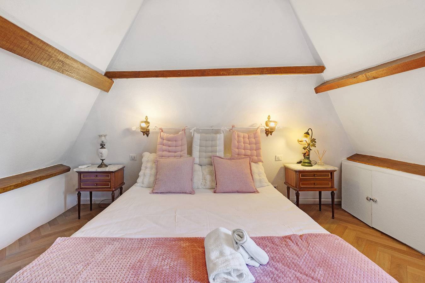 Guest Room “Chambre Camélia” with Breakfast Included in Lieurey, Bernay region