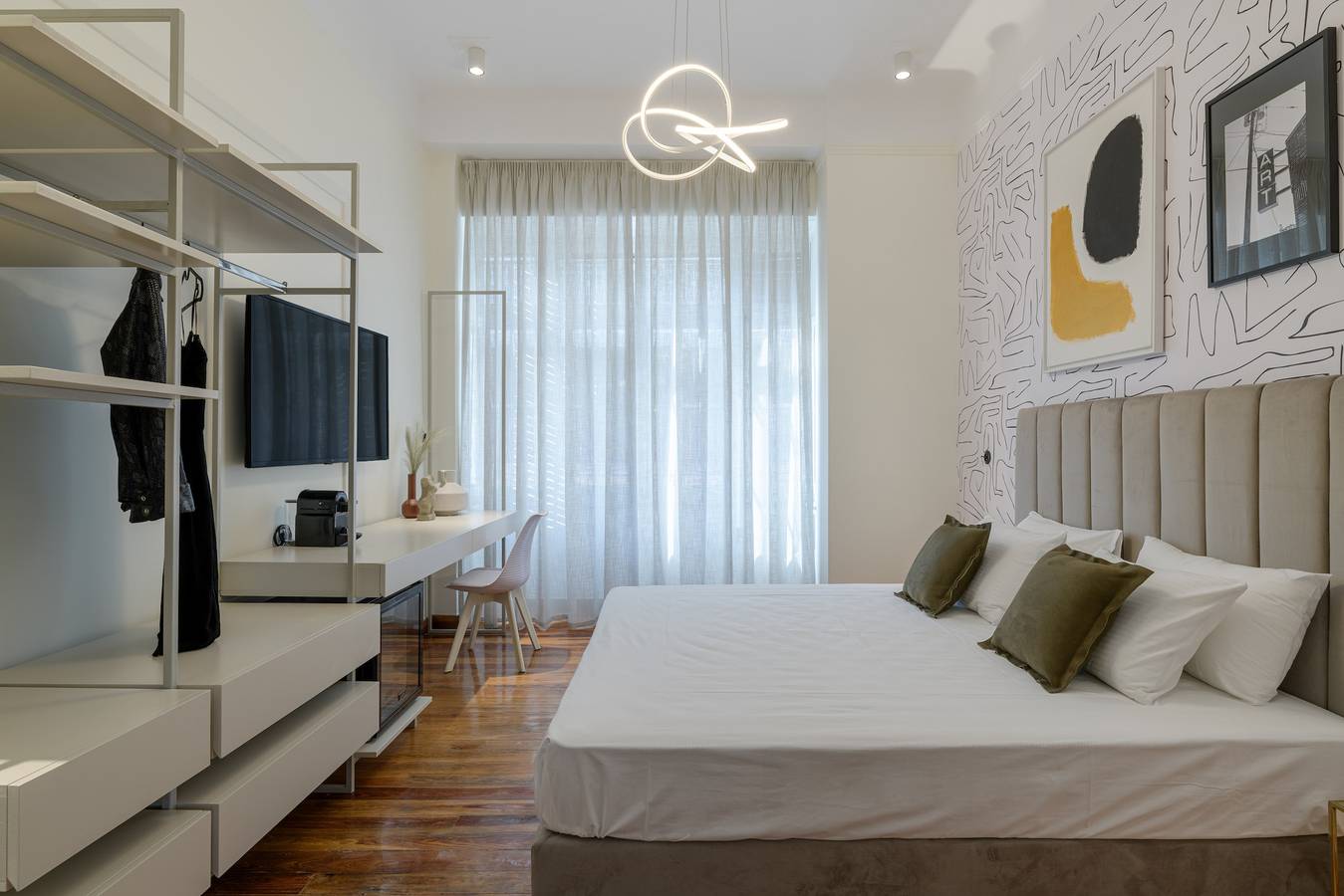 Entire apartment, An Outstanding 3 bdrm Apartment in the Heart of Athens in Central Section of Athens, Athens