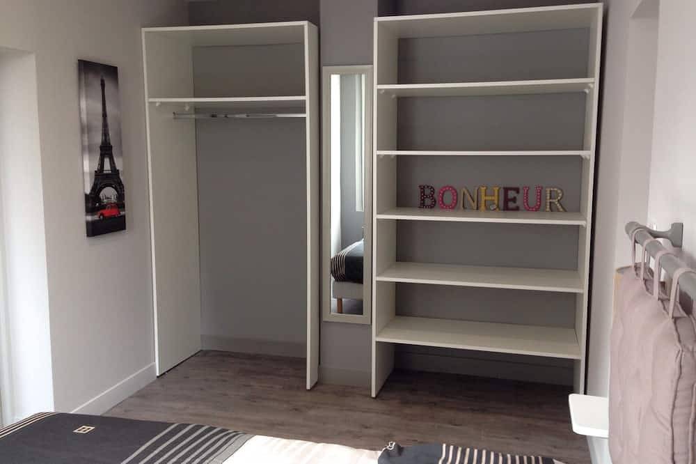 Apartamento entero, Suite familiar de concesión de F3 en el corazón de Chartres 55m2 2 dormitorios, estacionamiento in Chartres, Región de Chartres