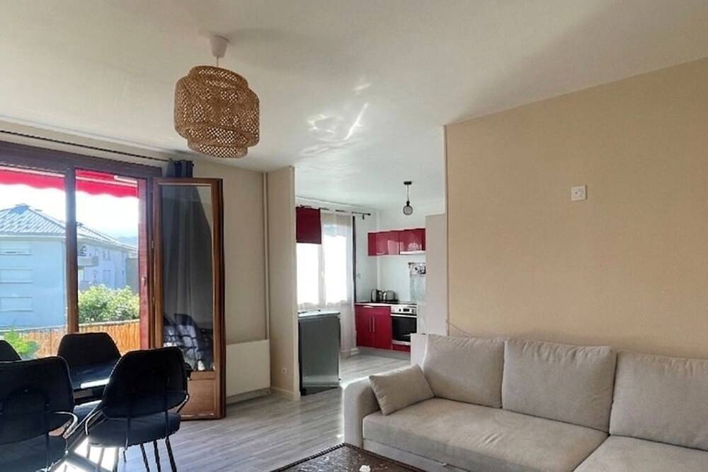 Appartement entier, T3 lumineux entre Annecy et Aix-les-Bains • 5 voyageurs • Balcon vue montagnes in Rumilly, Région d'Annecy