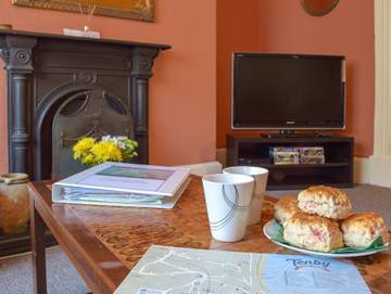 Maison De Vacances pour 4 Personnes dans Tenby, Pembrokeshire, Photo 1