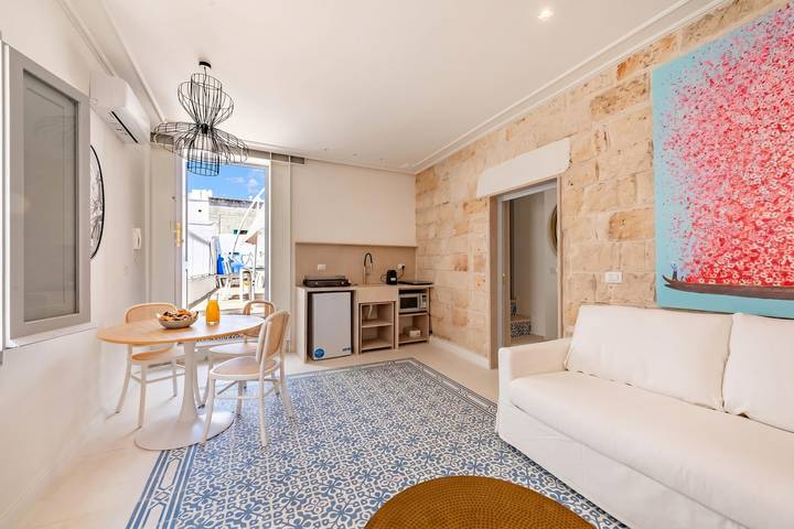 Appartement de vacances pour 4 personnes, avec Terrasse et Bassin pour enfant dans Vieux Port de Monopoli