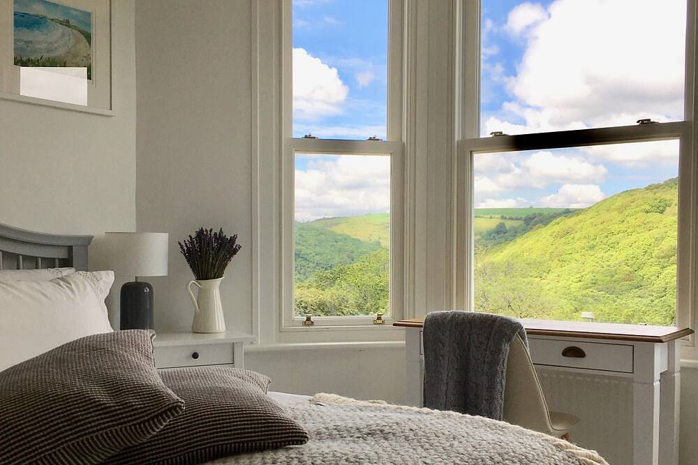 Schönes Stadthaus mit nordischem Flair und Blick über die Flussmündung in Looe, Cornwall