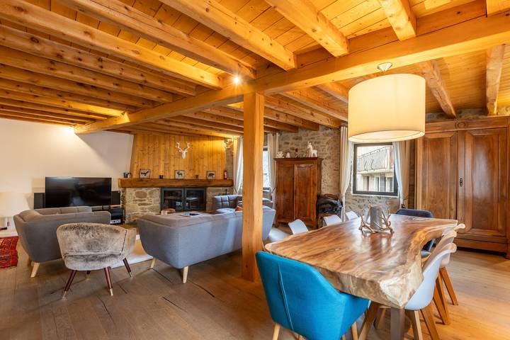 Location de vacances pour 8 personnes, avec sauna ainsi que terrasse et jacuzzi dans Office De Tourisme Des Angles - 2