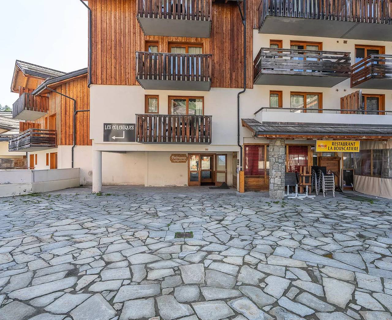 Entire apartment, Warm apartment in the heart of the resort. in Les Orres, Écrins National Park