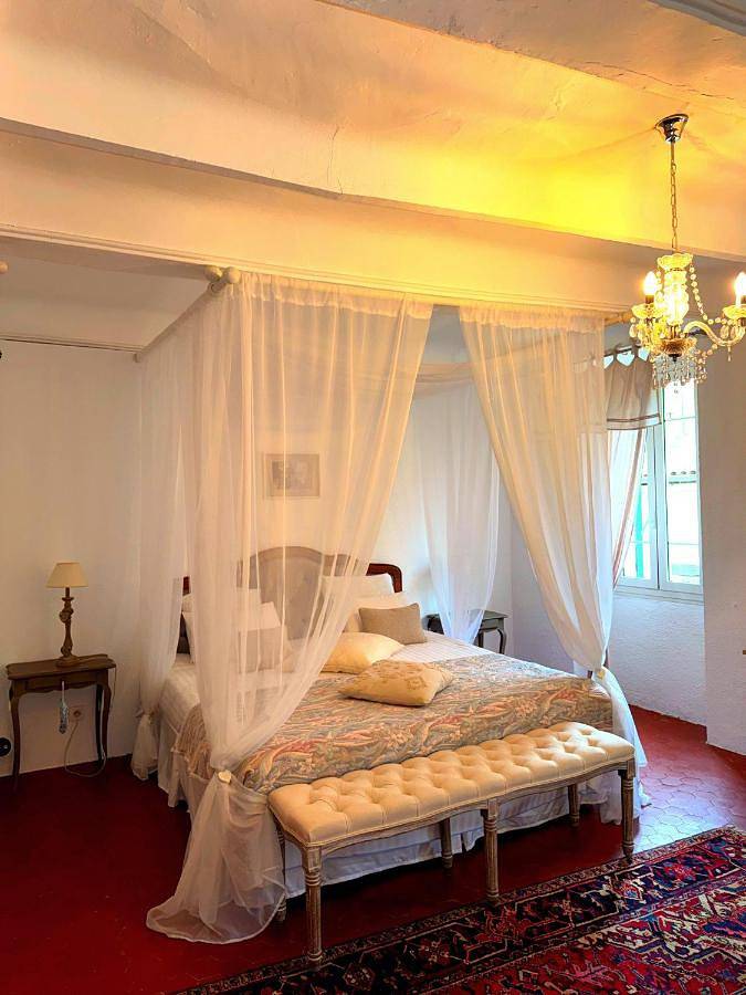 Gîte pour 2 personnes, avec vue et terrasse, animaux acceptés à Bouyon