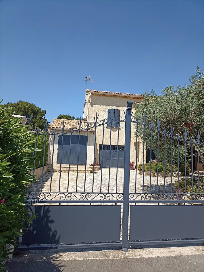 Gîte pour 2 personnes, avec jardin, animaux acceptés dans les Bouches-du-Rhône