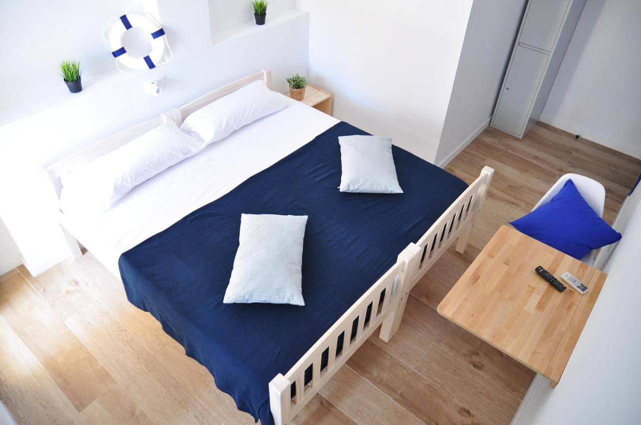 Hostal Porto Mar in Platja de Ponent (Salou), Salou
