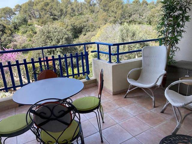 Gîte pour 4 personnes, avec vue et jardin dans Plage D Aigue Bonne - 3