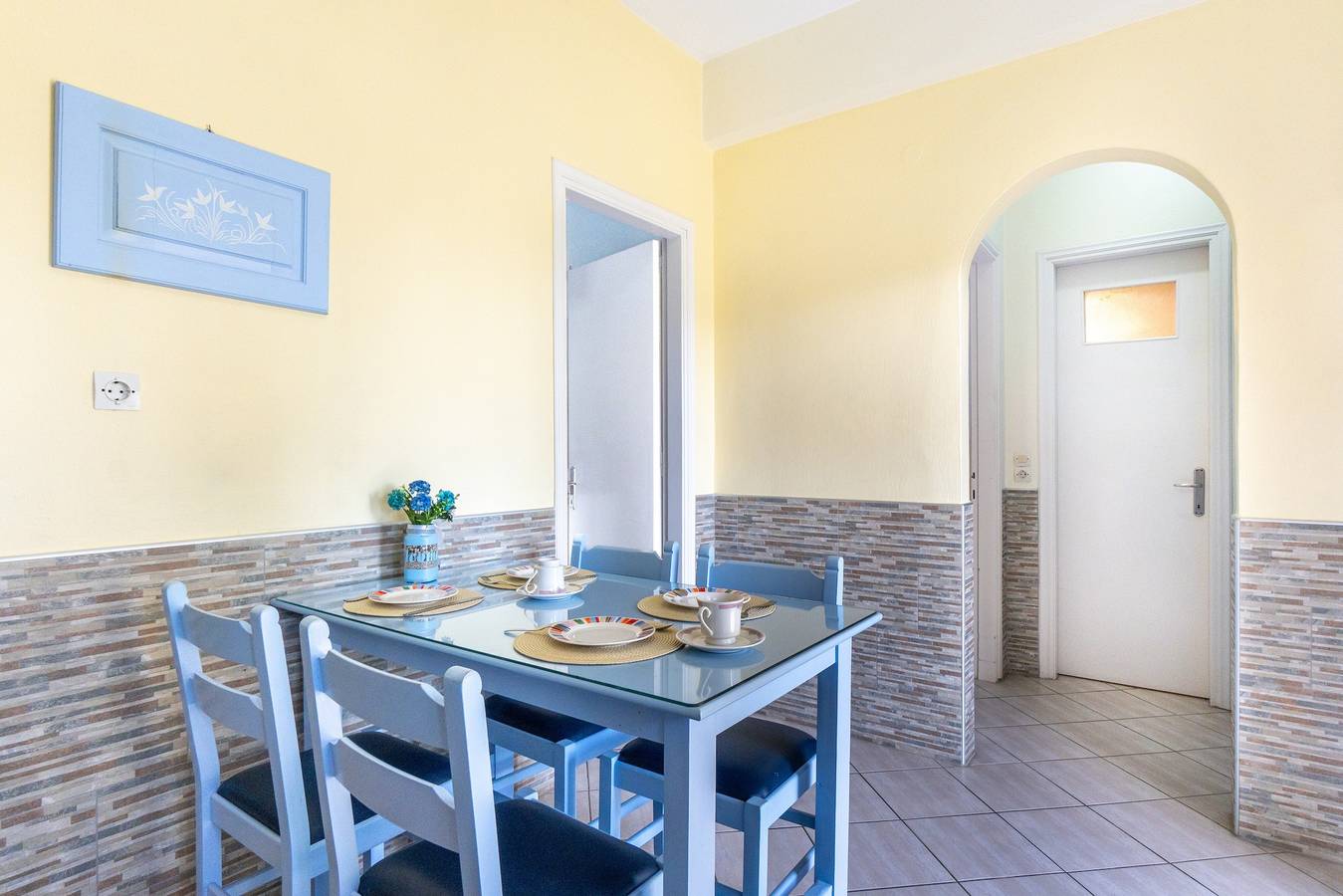 Geheel appartement, Appartement 'Angelina' met Uitzicht op de Bergen, Wifi en Airconditioning in Roda, Corfu