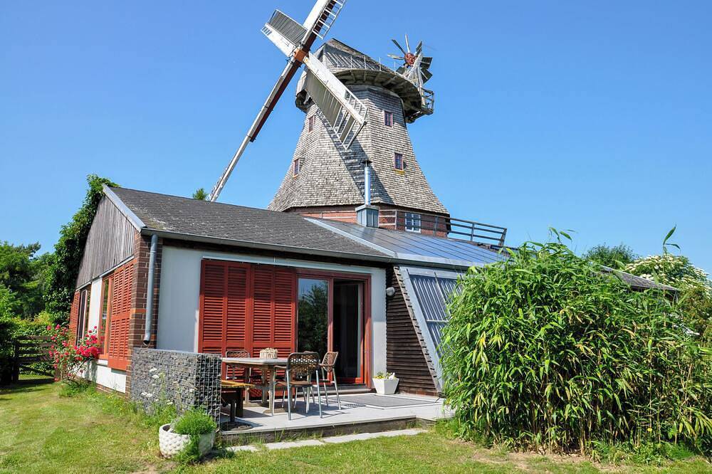 Komfortables Ferienhaus, exklusive Lage an der Windmühle, Nähe Warnemünde in Warnow - West, Rostock und Umgebung
