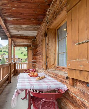 Gîte pour 6 personnes, avec terrasse dans Chinaillon