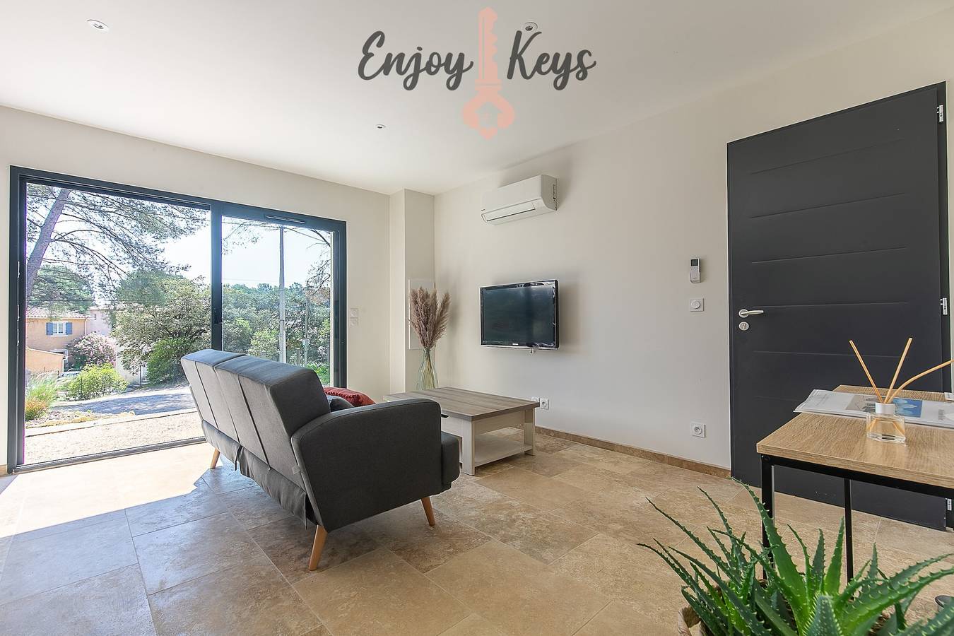 Casa vacacional 'La Volière Du Pesquier' con piscina compartida, Wi-Fi y aire acondicionado in Pélissanne, Region de Aix-en-Provence