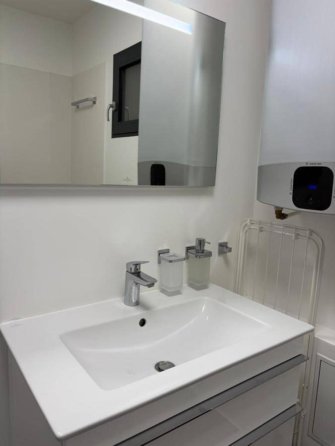 Appartement entier, Studio de standing in Malakoff, Hauts-de-Seine
