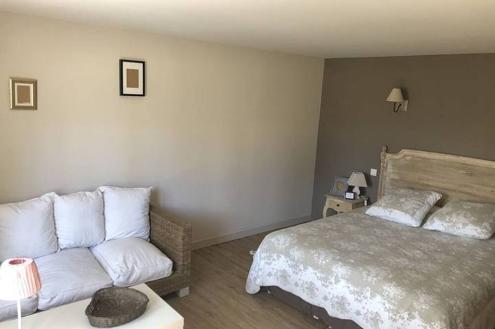 Appartement entier, Le calme, de l’espace, un Spa pour se prélasser ... les vacances commencent ! in Saint-Rémy-de-Provence, Région d'Arles