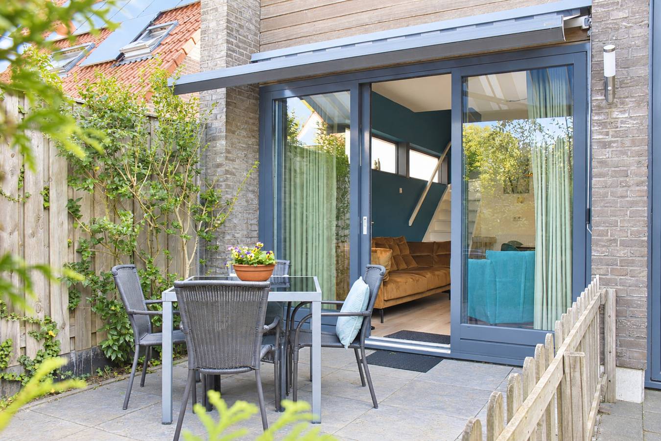 Modern 4-person house with private parking space in Domburg in Domburgo, Walcheren