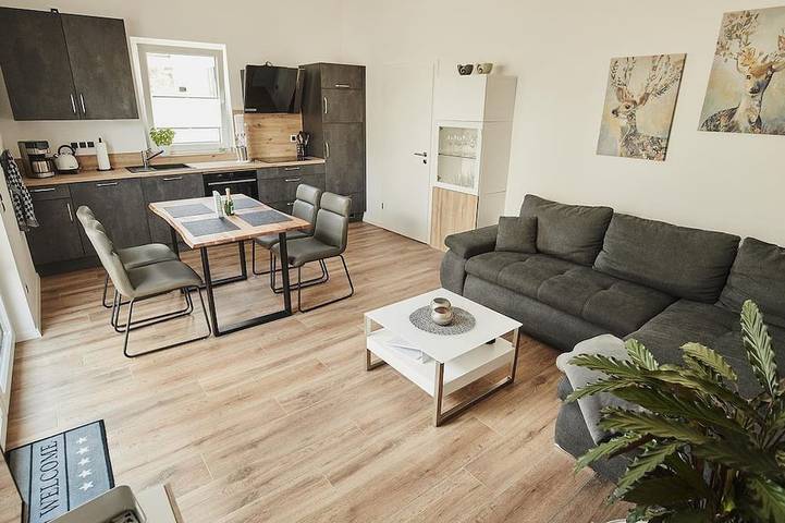 Ferienhaus für 4 Personen, mit Pool und Terrasse sowie Garten und Sauna