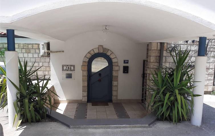 Ferienhaus für 8 Personen, mit Terrasse in Montenegro - 4