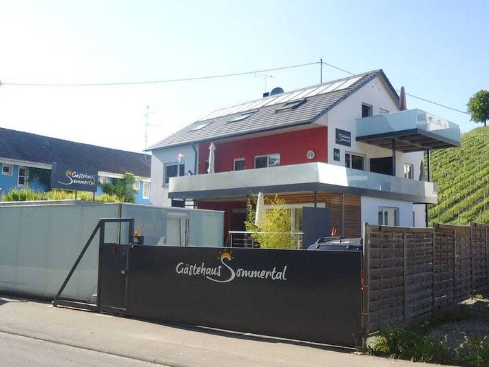 Ferienhaus für 3 Personen, mit Balkon und Pool