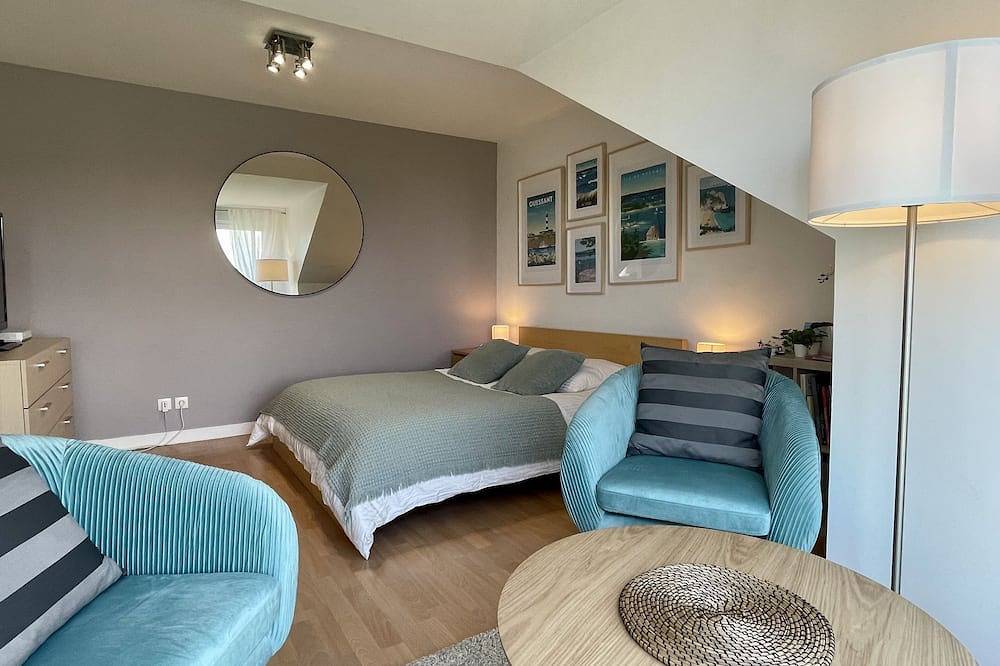 Entire apartment, Bel Appartement Exposé Sud-ouest Avec Terrasse in Carantec, Ceinture Dorée