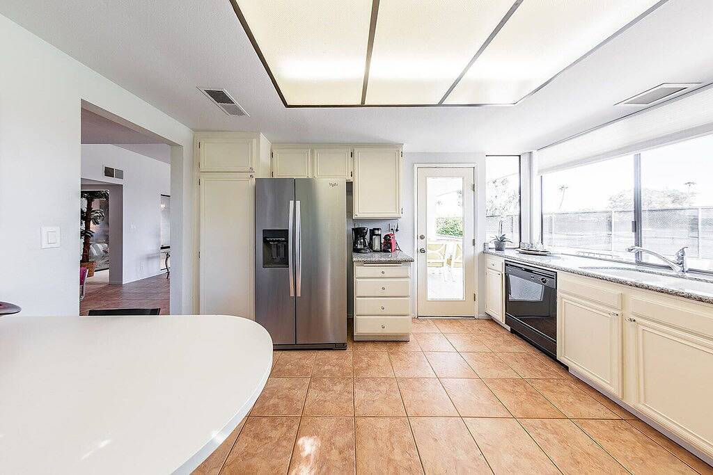 Ganze Wohnung, Stilvolle Rancho Las Palmas Country Club Eigentumswohnung in Rancho Mirage, Coachella Valley