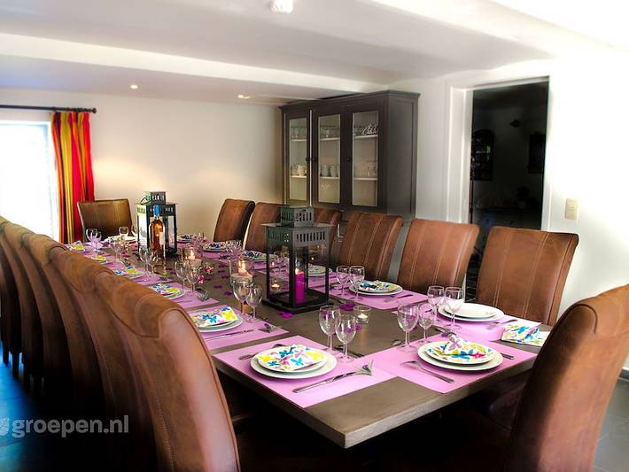 Location de vacances pour 14 personnes, avec terrasse et balcon/terrasse à Anhée - 4