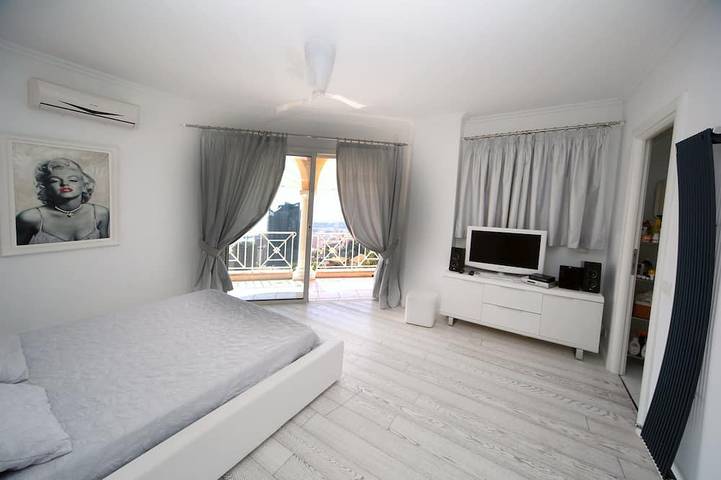 Villa pour 9 personnes, avec jardin et sauna à Beausoleil - 4