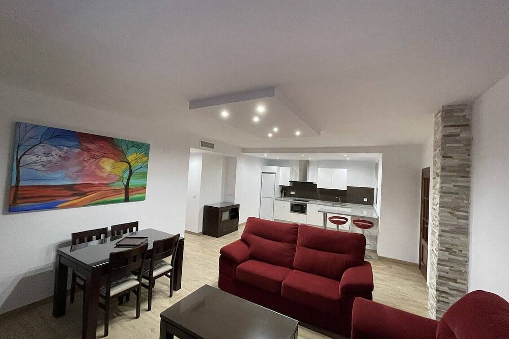 Entire apartment, 🌟 Exclusive Luxury Flat in the Center of Córdoba with Free Garage 🚗✨. in Distrito Centro (Córdoba), Cordoba