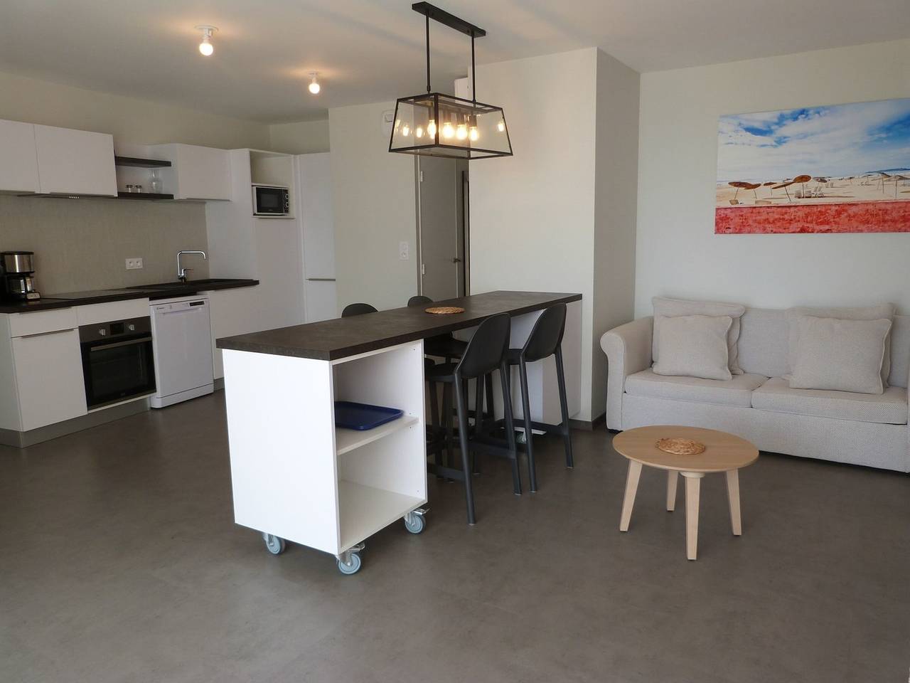 Apartamento entero, Apartamento de lujo 4 pers, frente al mar, balcón, piscina, admite mascotas, parking, Wifi in La Tranche-sur-Mer, Vandea