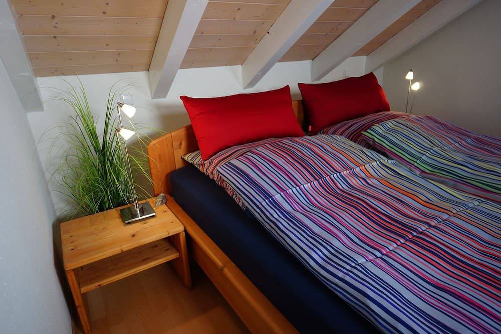 Ganze Wohnung, Ferienwohnung \"Florentin\" \nsüdbalkon mit See, - Berg- und Mainaublick in Daisendorf, Region Bodensee-Oberschwaben