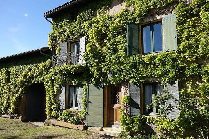 Location de vacances pour 15 personnes, avec jardin et balcon, animaux acceptés à Fleurieux-sur-l'Arbresle