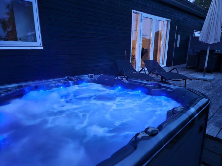 Ferienhaus für 6 Personen, mit Terrasse und Garten sowie Whirlpool in As Vig