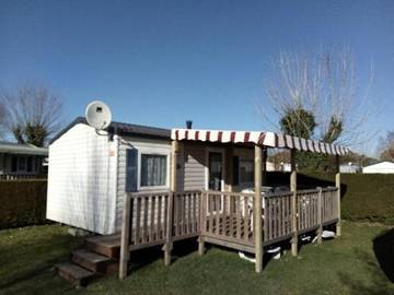 Gîte pour 4 personnes, avec jardin ainsi que bassin pour enfant et piscine dans Luna Park La Palmyre