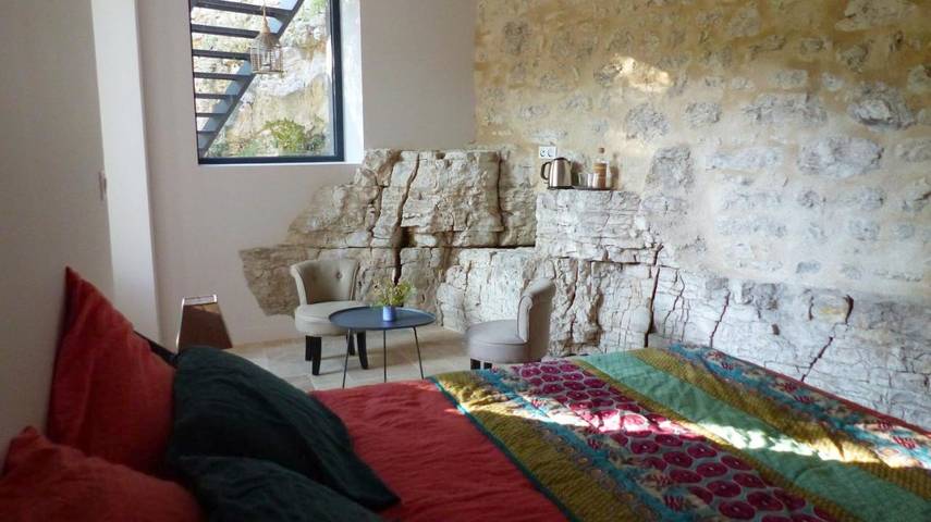 Gîte pour 2 personnes, avec jardin et vue, animaux acceptés à Cabrerets - 4