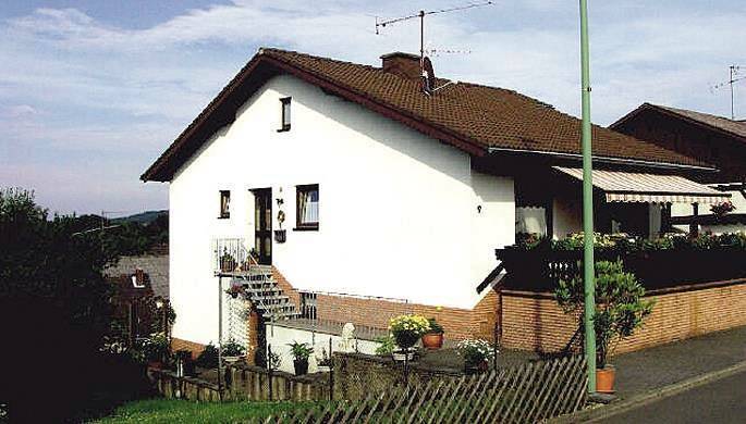 Ferienwohnung für 2 Personen, mit Balkon und Terrasse in Mehren