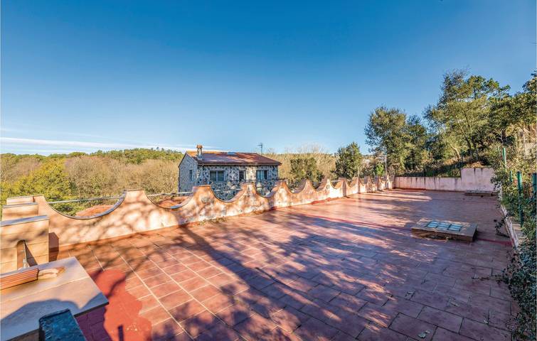 Apt 90 Sqm ensoleillé avec piscine, parking, terrasse, 2km de Lloret Blau & 1.5km de Lloret de in Vidreres, Costa Brava