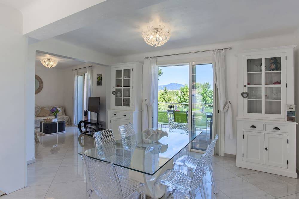 Superbe villa avec piscine chauffée et accès privée à la plage in Porticcio, Grosseto-Prugna