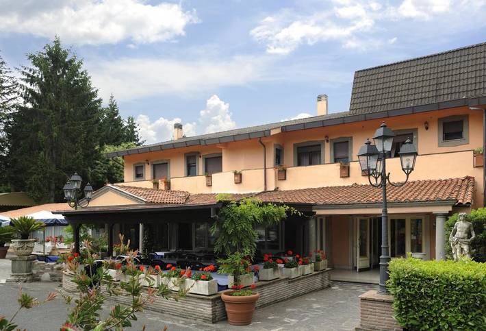 Appartamento per 3 persone, con panorama e giardino nonché piscina ai Castelli Romani