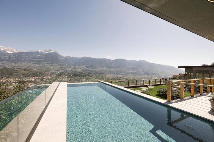 Ferienhaus, mit Balkon und Terrasse sowie Garten und Pool in Marling - 4