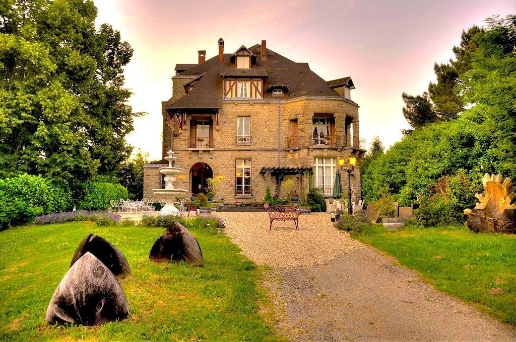 Château Constant - Chambre Papillon in Bessines-sur-Gartempe, Région de Bellac