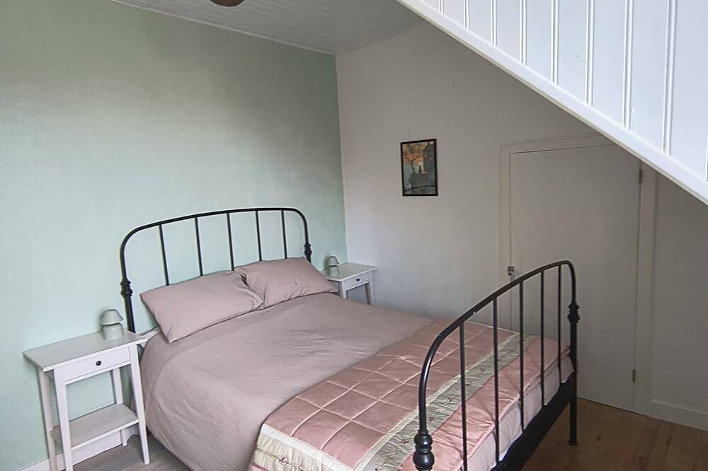 Three bedroom Breton countryside cottage. Family friendly in Collorec, Châteaulin und Umgebung