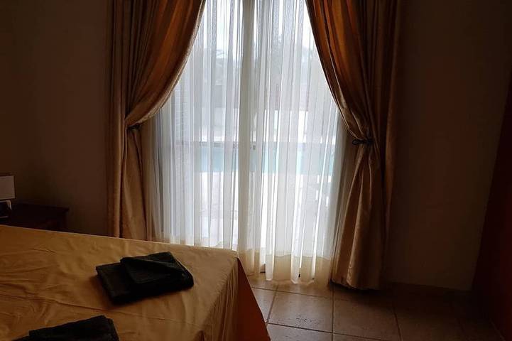 Atemberaubende, stilvolle und geräumige Villa mit 3 Schlafzimmern mit eigenem Pool in Südzypern