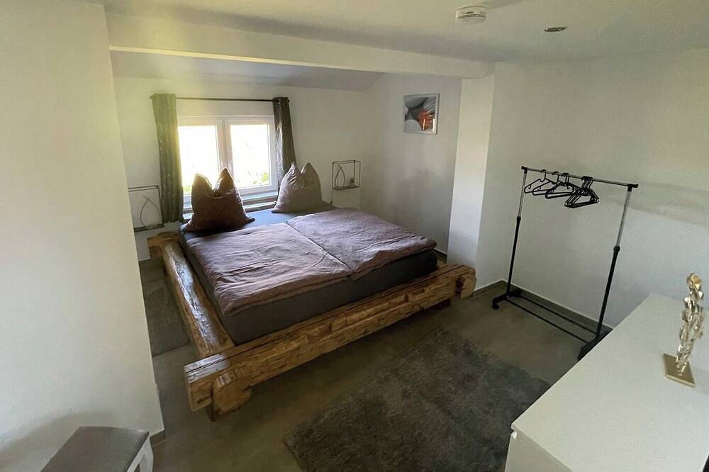 Ganze Wohnung, Neu renovierte Ferienwohnung in ruhiger Lage (großes eingezäuntes Grundstück) in Karow, Plau am See
