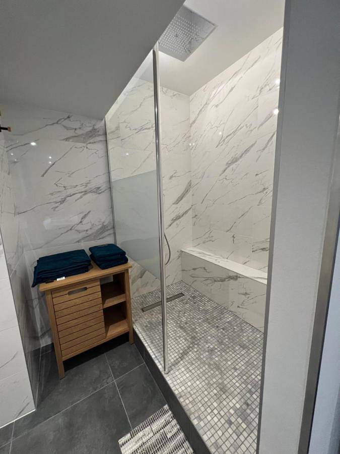 Appartement entier, Le 46 : Superbe appartement jacuzzi in Butte-Grette, Besançon