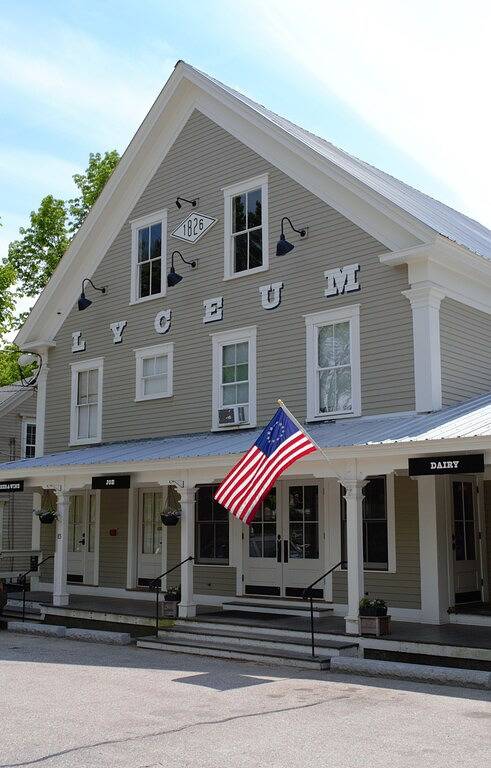 Vacation rental for 8 people, with terrace in New Hampshire