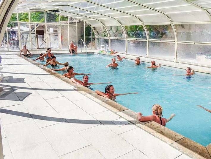 Flower Camping La Beaume - Hébergement 3 personnes - Roulotte 21m² 1 chambre + terrasse semi-couverte in Esparron-de-Verdon, Alpes-de-Haute-Provence
